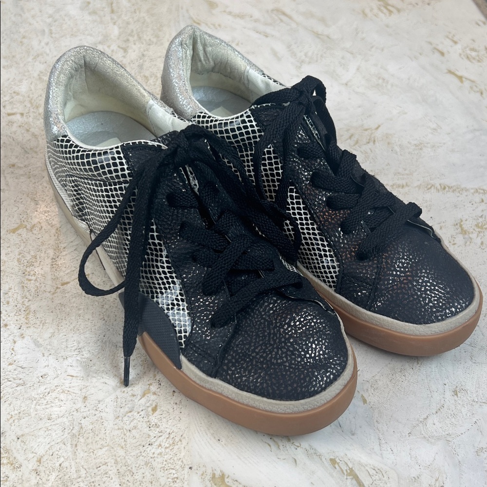 Dolce Vita Zina Sneakers Mercury Leather women’s size 6